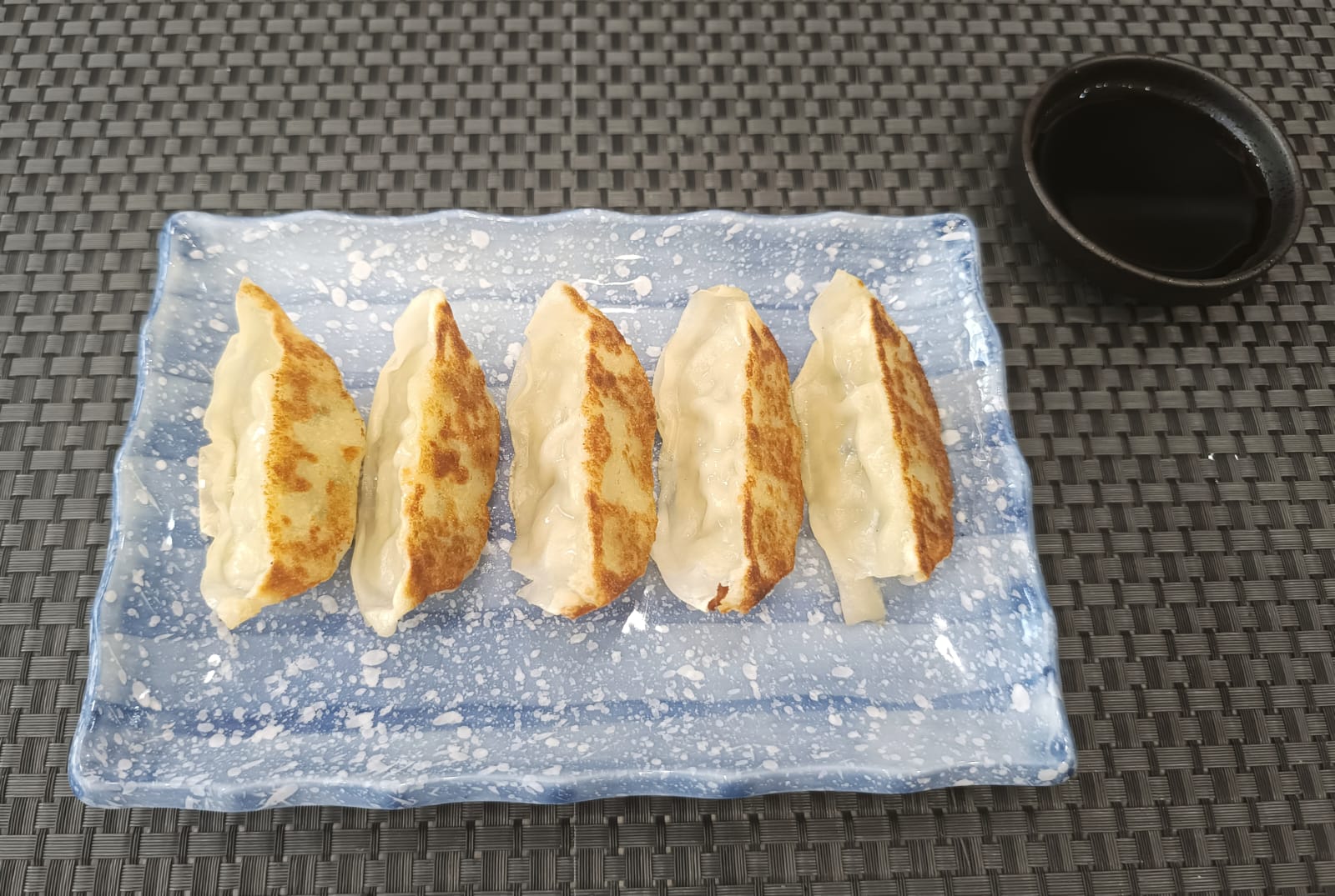GYOZA DE POLLO A LA PLANCHA  X5